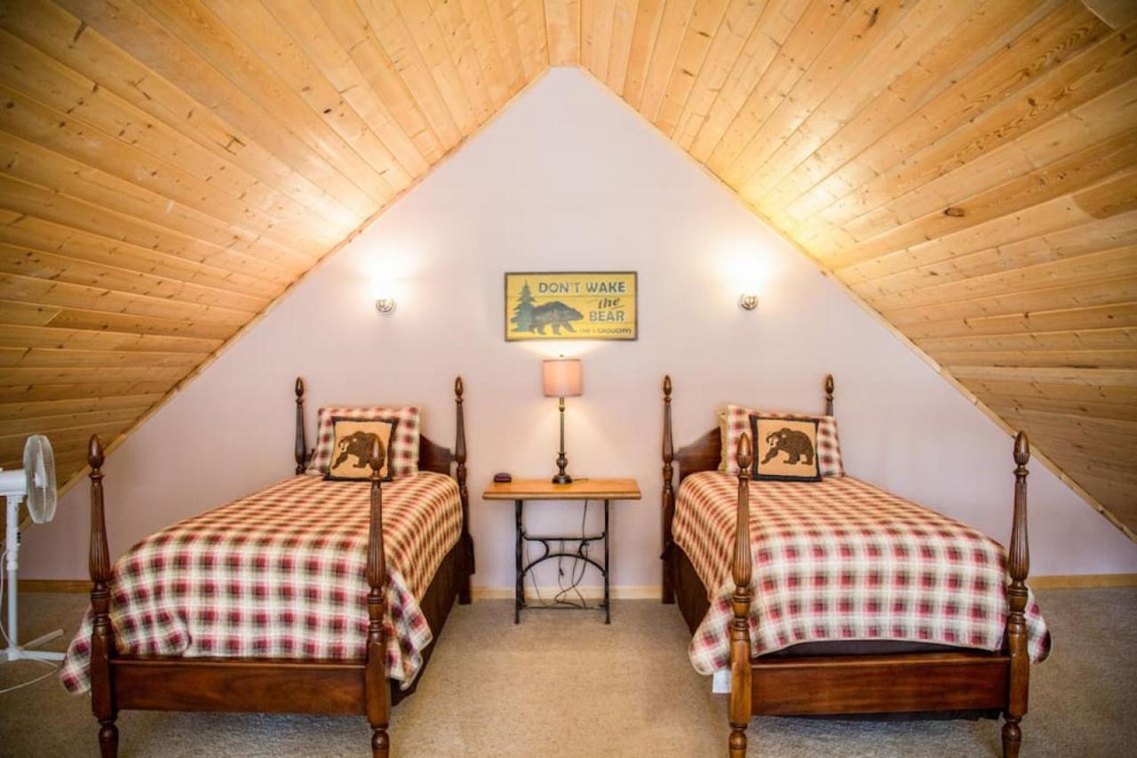 Twin Owls Lodge, Great For Families Master Bedroom, Loft, Full Kitchen, Dogs Ok エステス・パーク エクステリア 写真